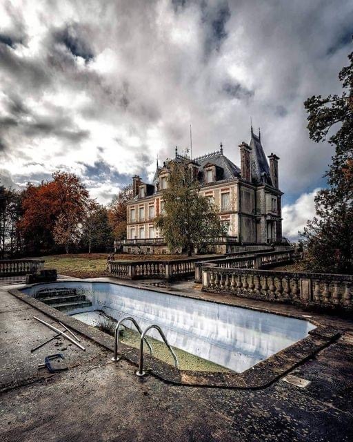 Chateau Barney Abandoned Castle in France and its Secrets