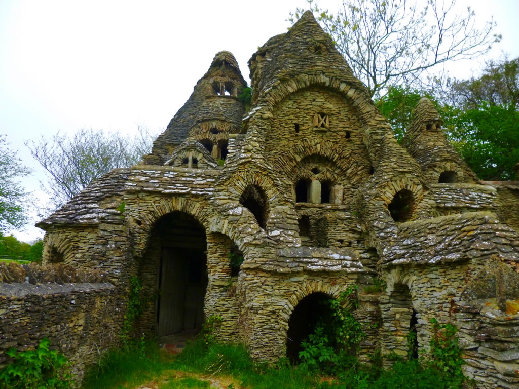 Colin Stokes’ Hobbit House Castle in Chedglow