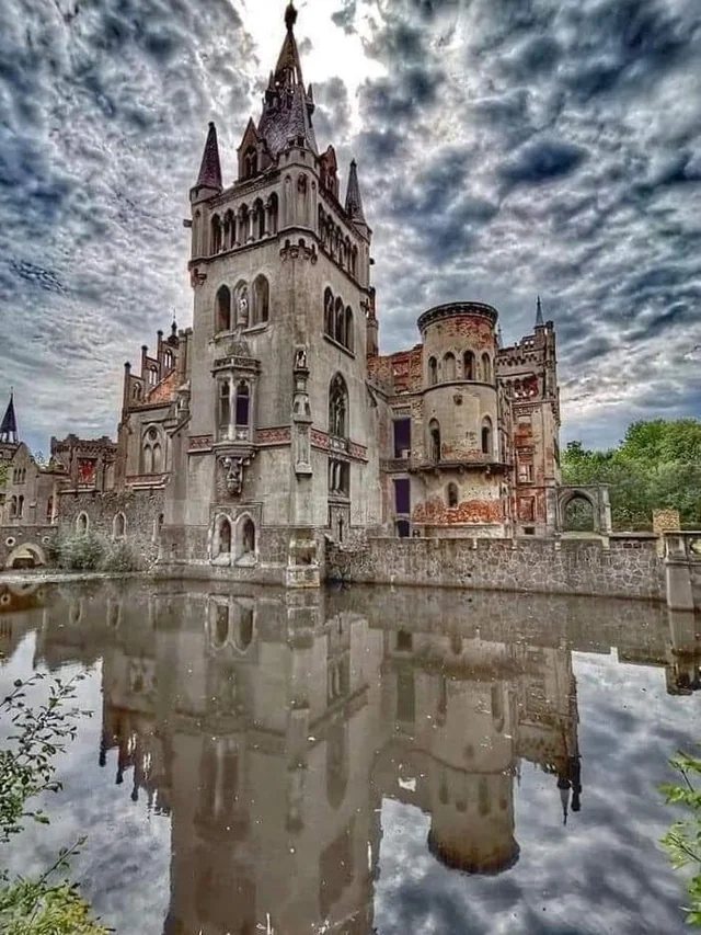 Abandoned but not forgotten: Kopice Castle Poland