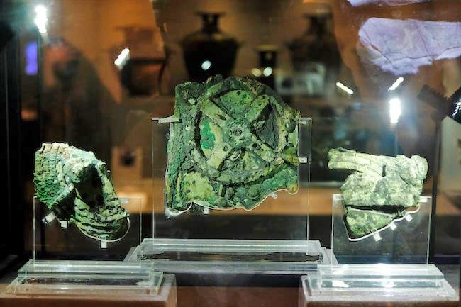 New research reveals the Greek lunar calendar tracking in the Antikythera mechanism