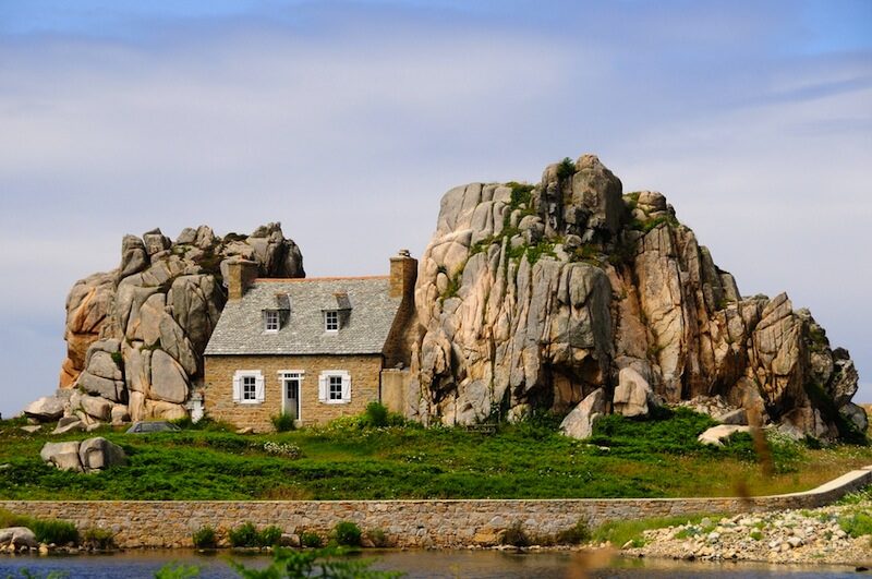 A Home Carved into the Rock: The Maison du Gouffre in Brittany