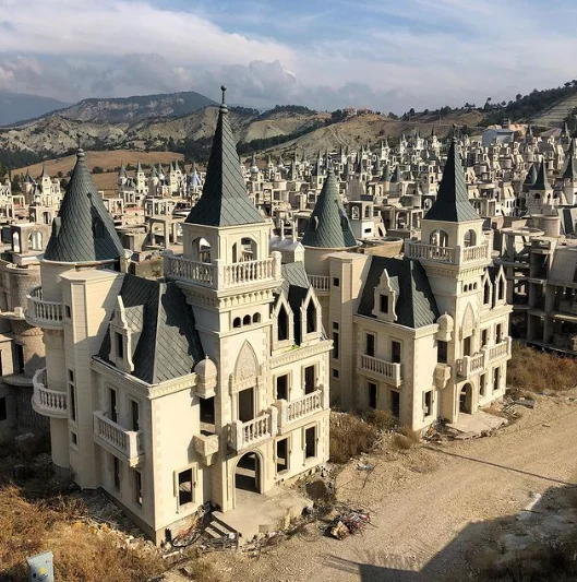 Why a 0 Million Castle Project in Turkey Lies Abandoned